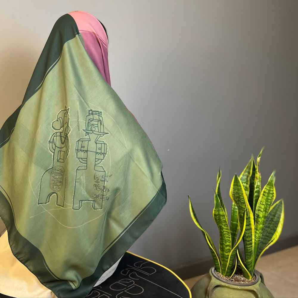 وشاح مطبوع للنساء بنمط فني إيراني فاخر ونابض بالحياة طراز نكَرينا