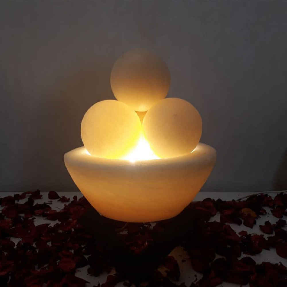 مصباح ملح إيراني حقيقي بشكل وعاء مع قطع دائرية على قاعدة خشبية نموذج ضوء