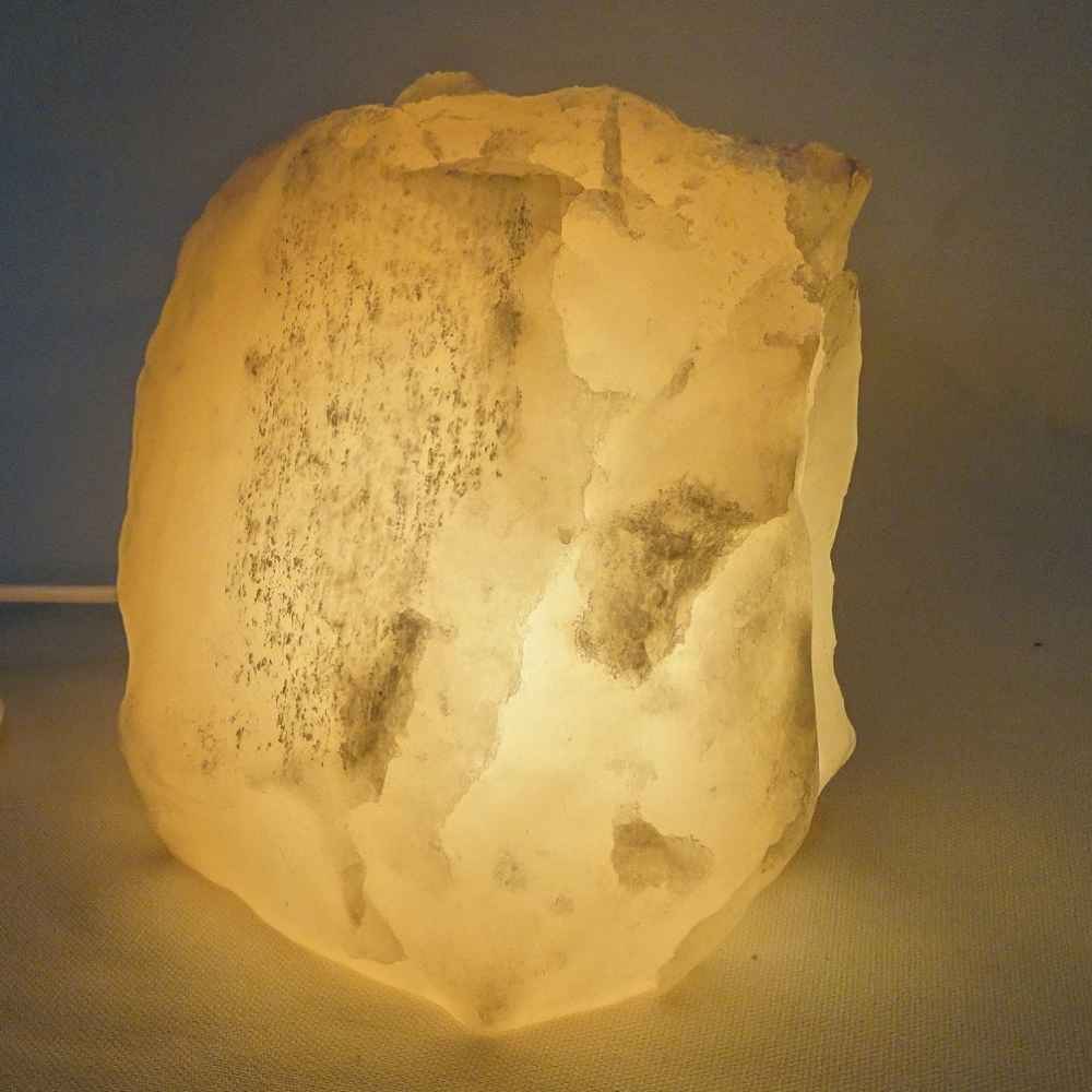 مصباح ملح إيراني حقيقي بشكل بسيط مصنوع يدويًا