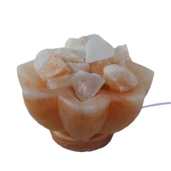 مصباح ملح إيراني حقيقي بشكل وعاء مع قطع ملح بشكل نجمة على قاعدة خشبية