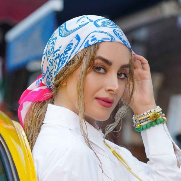 وشاح صغير للنساء بفن إيراني فاخر ونمط زاهي سپید