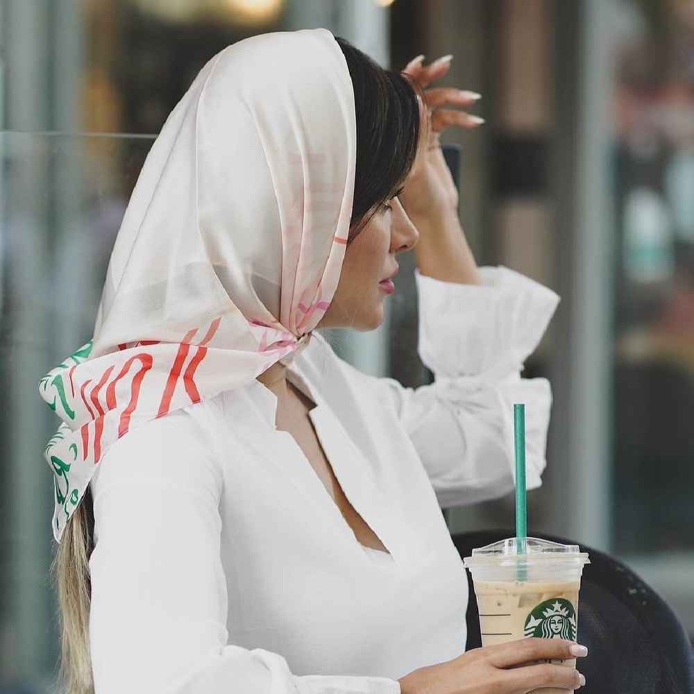وشاح حرير صغير إيراني للنساء فاخر ونمط زاهي بحجم صغير ماه