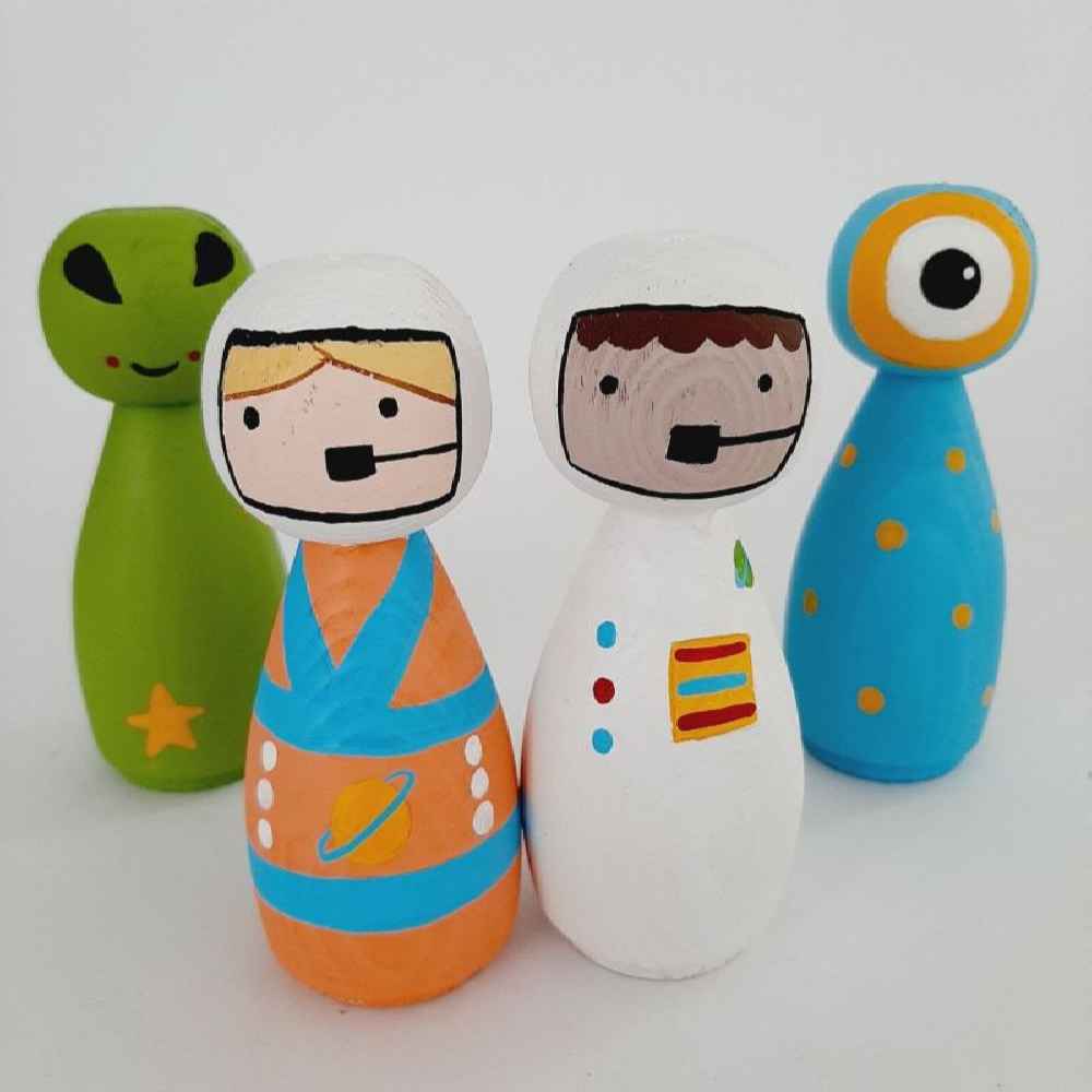 دمى خشبية مصنوعة يدويًا – رواد الفضاء | ألعاب خشبية بموضوع الفضاء