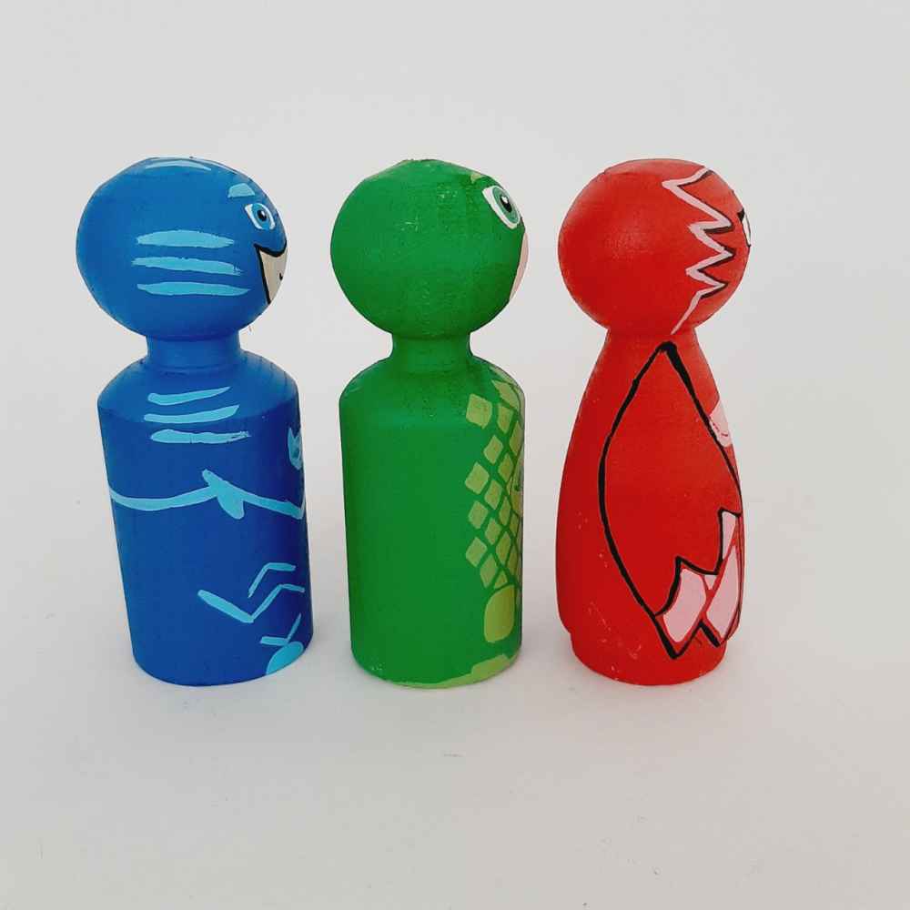 دمى خشبية مصنوعة يدويًا – الأبطال الصغار | تماثيل لعب مخصصة للأطفال