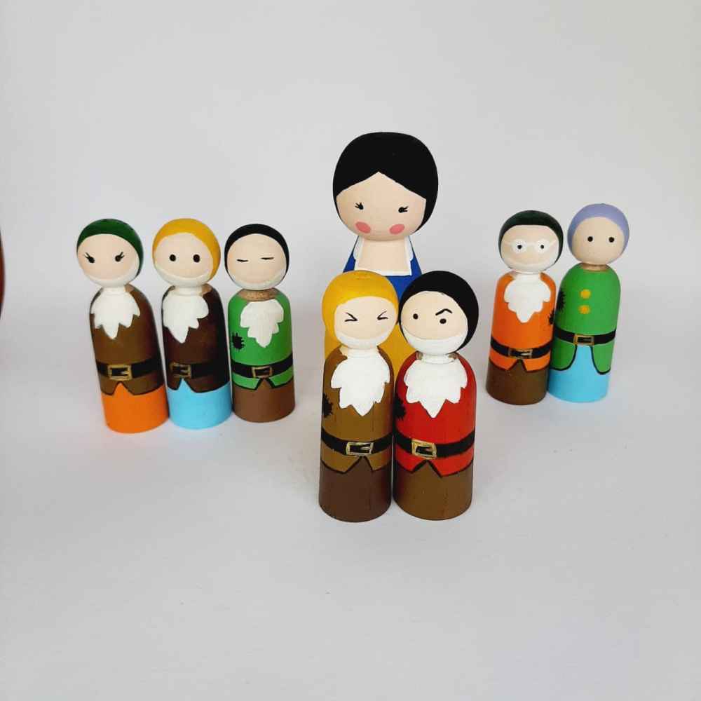 دمى خشبية مصنوعة يدويًا – سنو وايت | ألعاب خشبية من القصص الخيالية