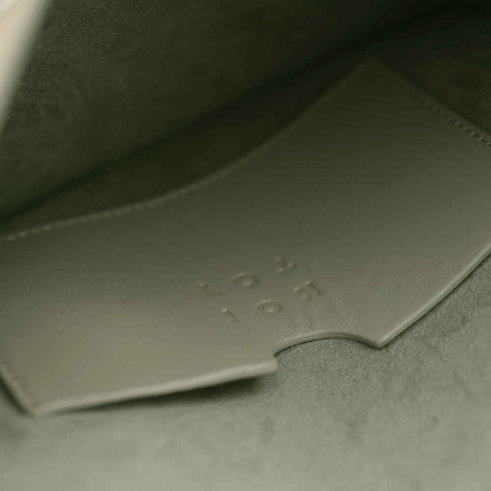 حقيبة خصر جلدية أصلية بحزام قابل للتعديل للنساء – للحمل اليومي