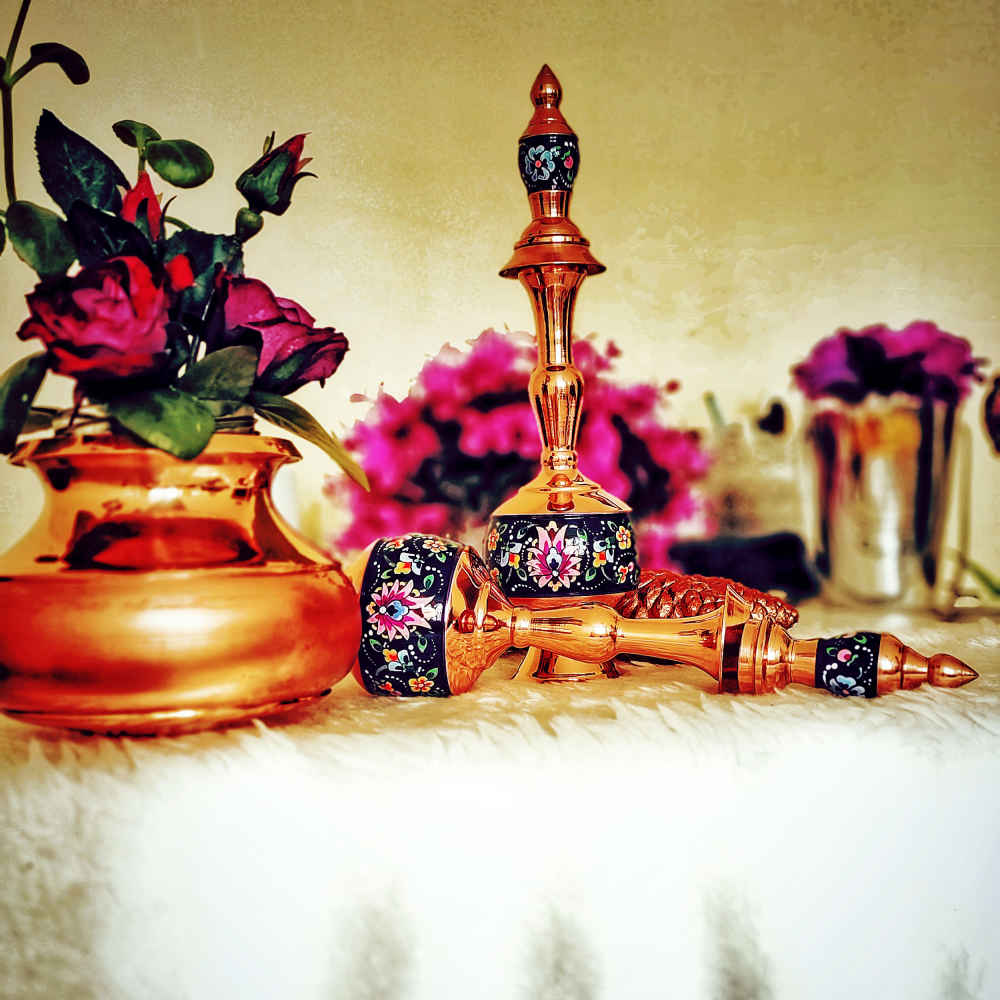 زجاجة نحاسية زخرفية بالمينا الإيرانية ريحان