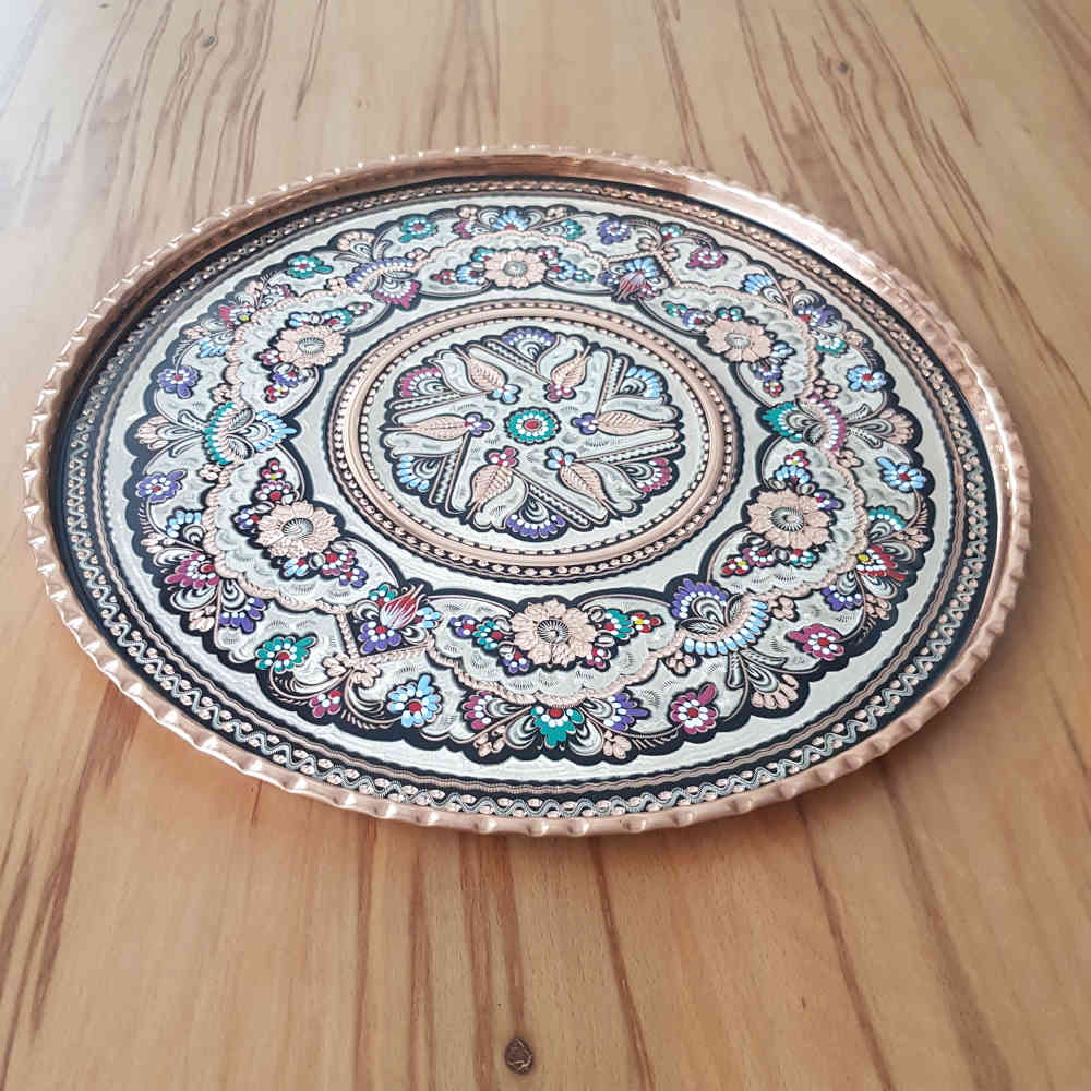 صينية نحاسية زخرفية محفورة يدويًا بداريا إيرانية تقليدية