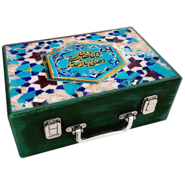 صندوق خشبي لهدايا مع نمط مستوحى من إيران دهن