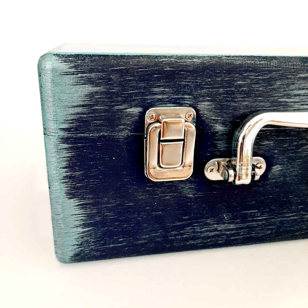 صندوق خشبي لهدايا مع نمط مستوحى من إيران وعشق