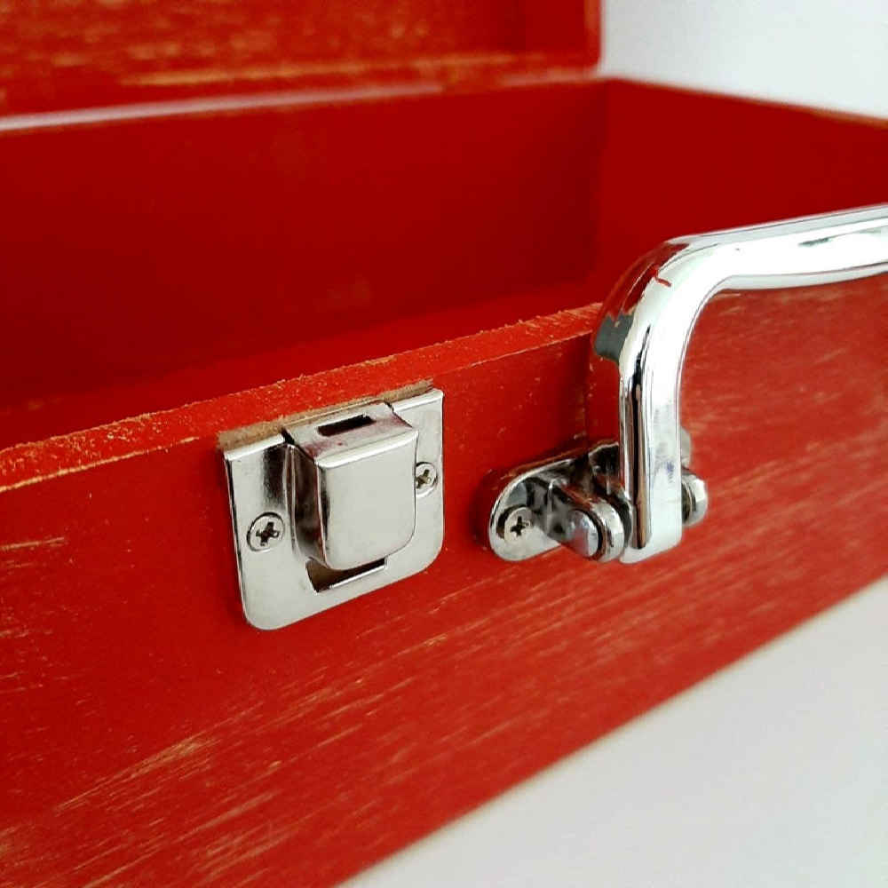 صندوق خشبي لهدايا مع نمط مستوحى من إيران وبلاط