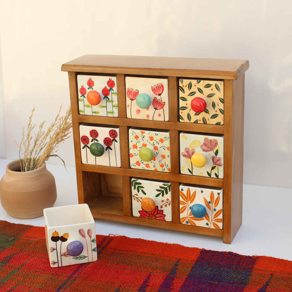الصندوق اليدوي المصنوع من 9 أدراج سيراميكية مع صندوق خشبي – مزخرف بالأزهار