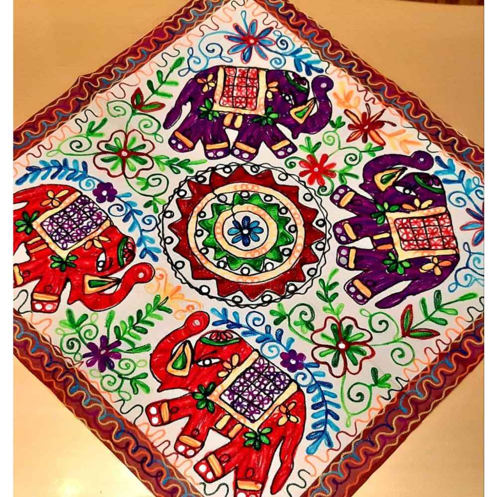 جداري مزخرف بالتطريز – فن نسيج الفيل التراثي البلوشي