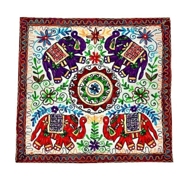 جداري مزخرف بالتطريز – فن نسيج الفيل التراثي البلوشي