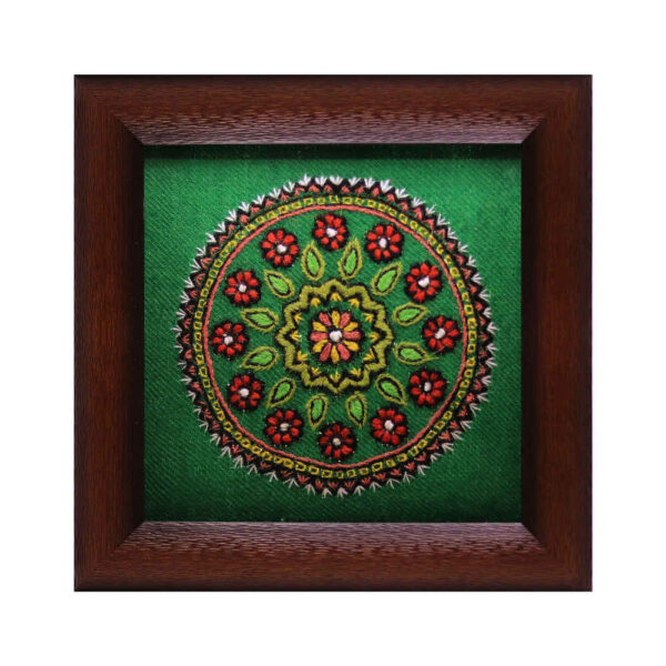 جداري مزخرف بالتطريز الإيراني – فن نسيج زهور باريا