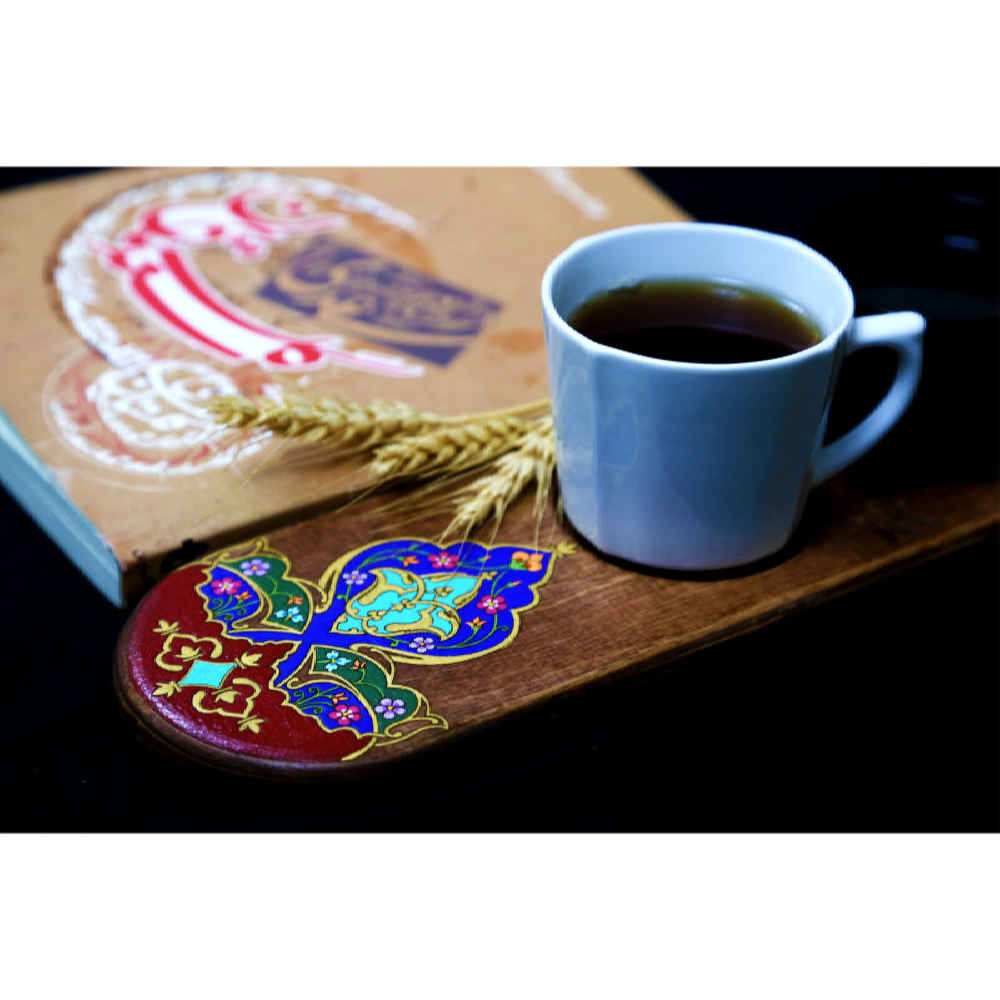 مجموعة كوسترات مع تصميم فني فارسي مستوحى من بابونه