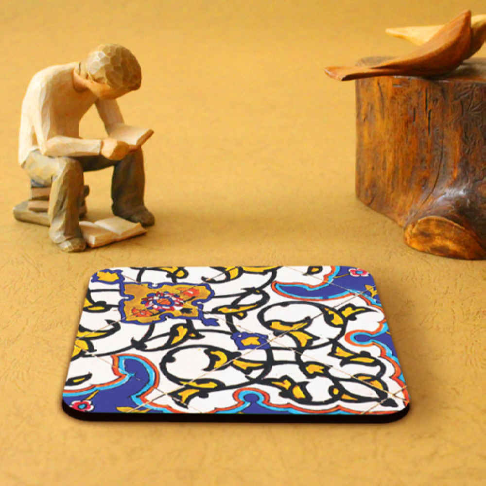 مجموعة كوسترات وحامل مع تصميم فني فارسي مستوحى من بيتا