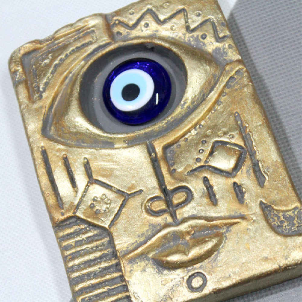 تميمة جدارية من الفخار بتصميم چشم نظر نموذج ذهبي
