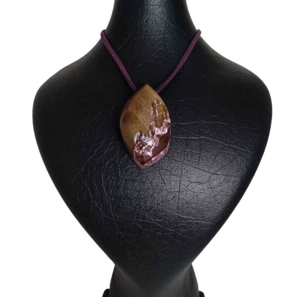 عقد خشب وراين مصنّع يدويًا بأسلوب فني جريء – الجبل