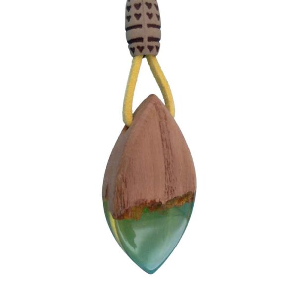 عقد خشب وراين مصنّع يدويًا بأسلوب فني جريء – بارس