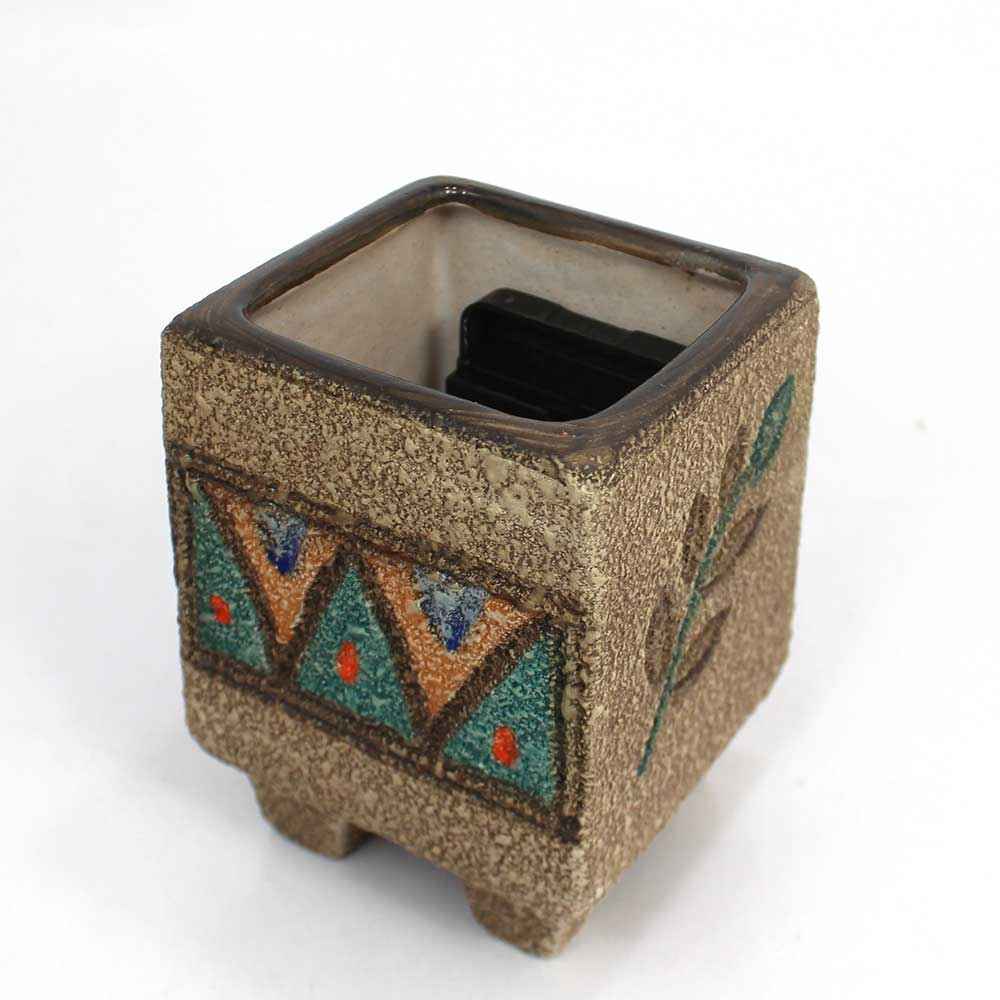 ساعة مكتب من السيراميك موديل الإبريق