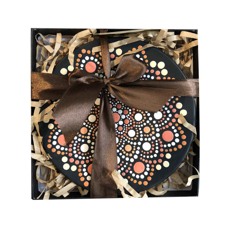 طبق فخار مزخرف مرسوم يدوياً بفن النقاط برتقال