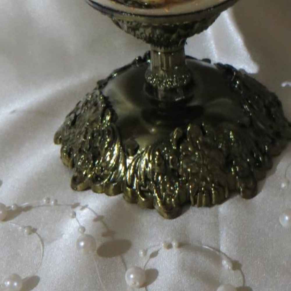 بيض النعام الزخرفي الإيراني المزخرف يدويًا – طاووس