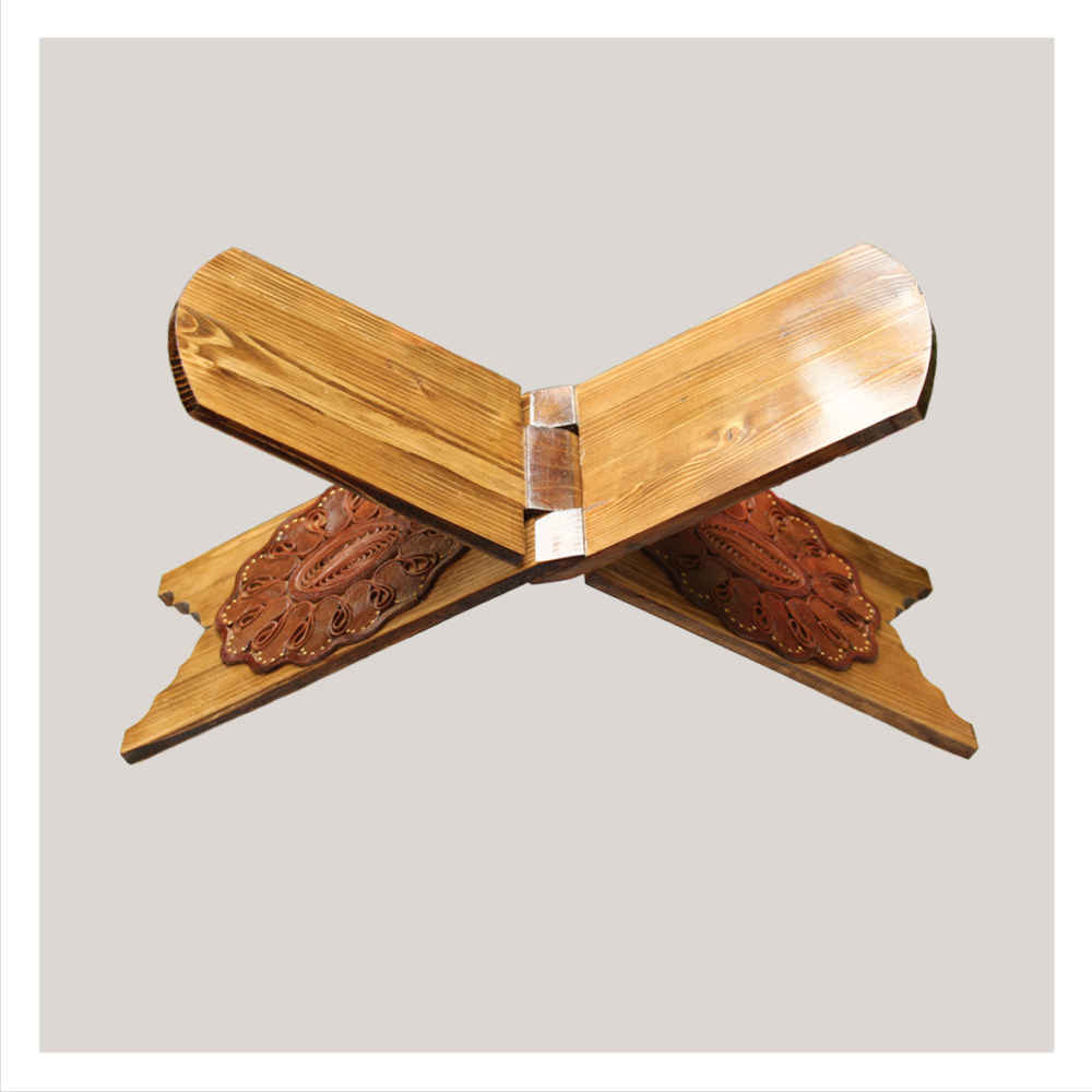 رَحْل خشبي قابل للطي للقرآن