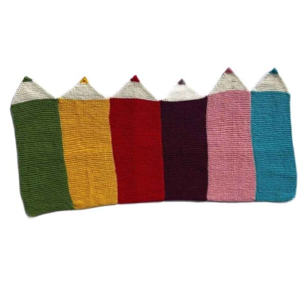 سجادة أرضية مكرامية مصنوعة يدويًا من بوهو – تصميم قلم رصاص