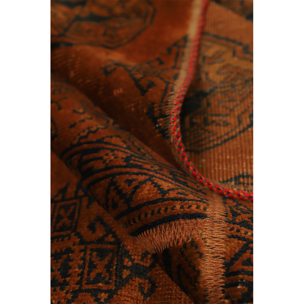 سجادة مرقعة إيرانية قديمة محبوكة يدويًا بنمط أحمر داكن