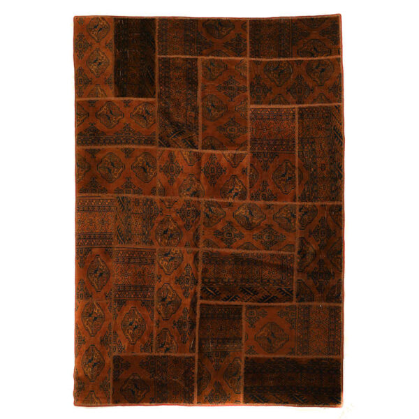 سجادة مرقعة إيرانية قديمة محبوكة يدويًا بنمط أحمر داكن