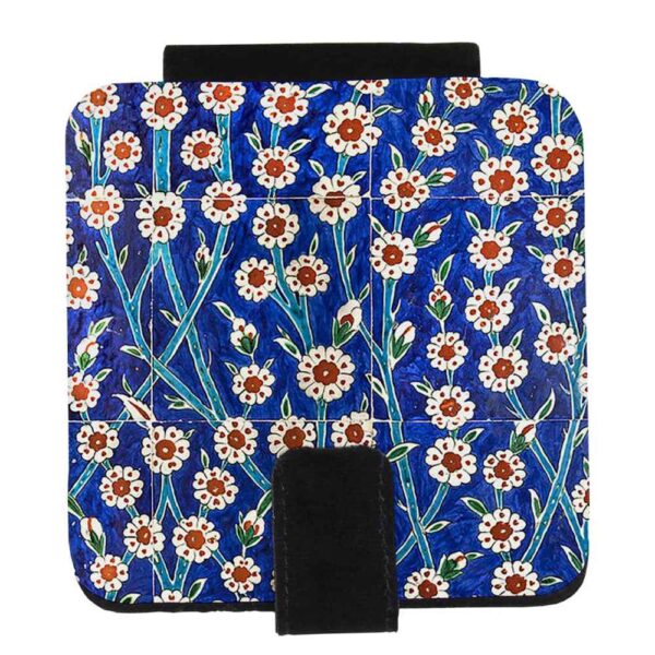 مرآة جيب بنقشة زهور مستوحاة من الفن الإيراني