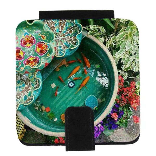 مرآة جيب بنقشة حوض مستوحاة من الفن الإيراني