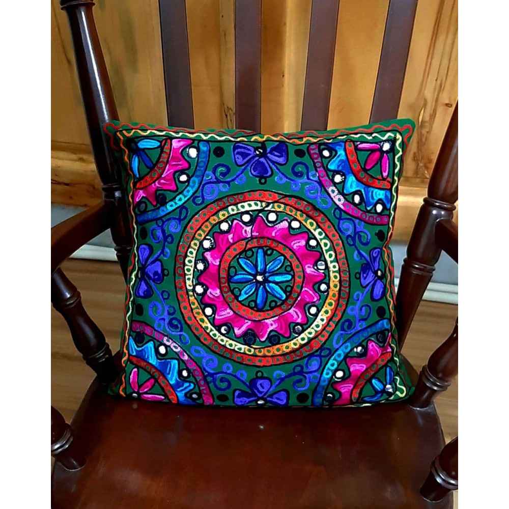 غطاء وسادة مطرز موديل منى