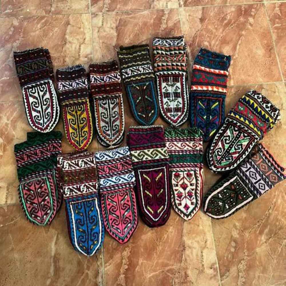 جوارب قطنية يدوية للنساء بتصميم كوهنافردي