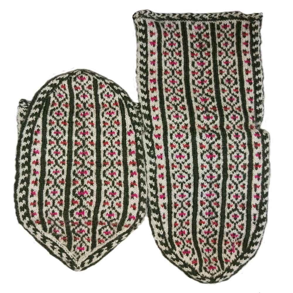 جوارب صوفية يدوية للنساء بتصميم فرهاد