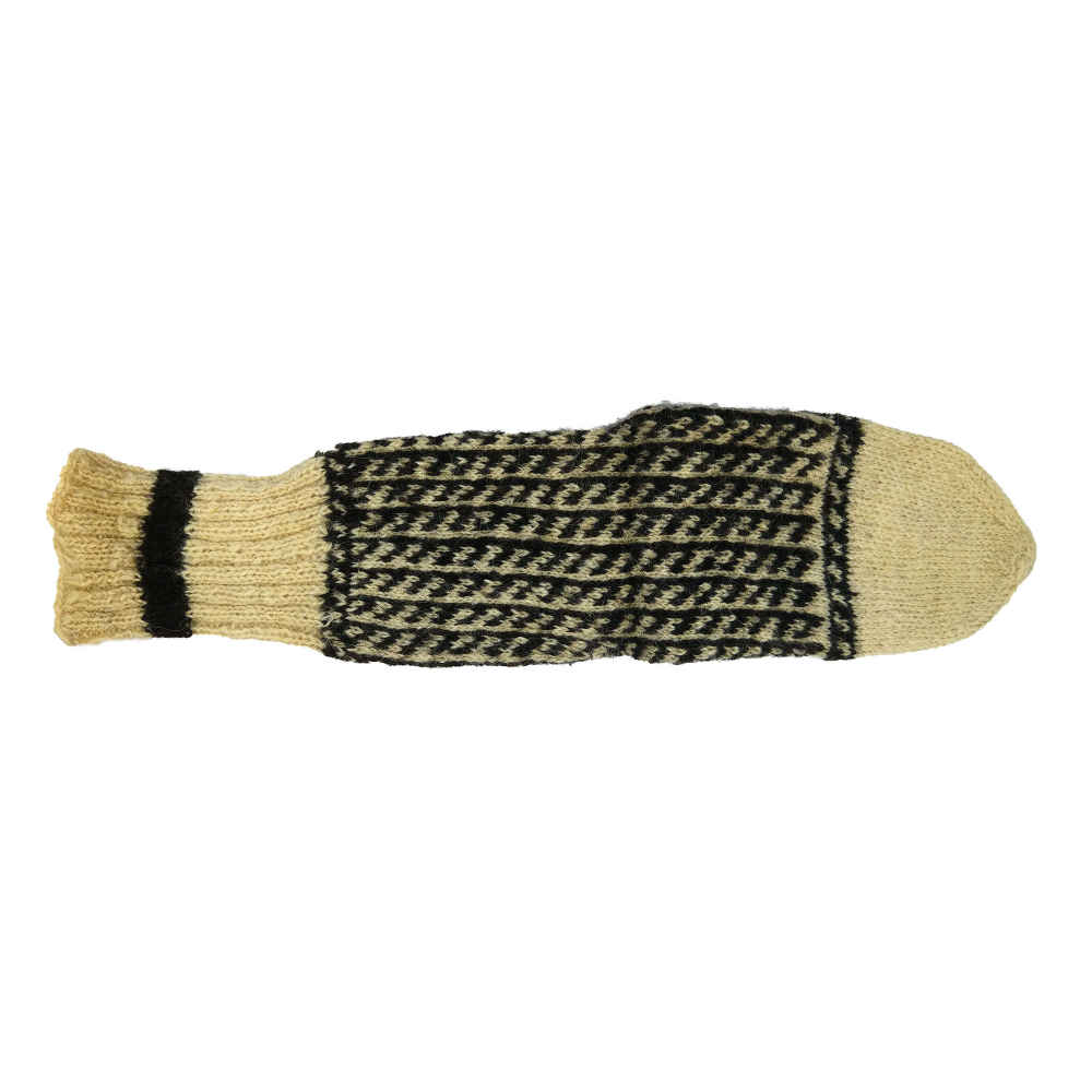 جوارب صوفية يدوية للنساء بتصميم بيدرّام