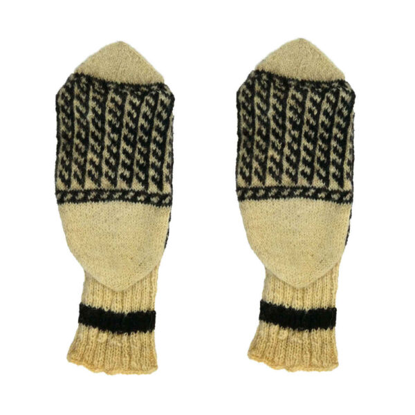 جوارب صوفية يدوية للنساء بتصميم بيدرّام