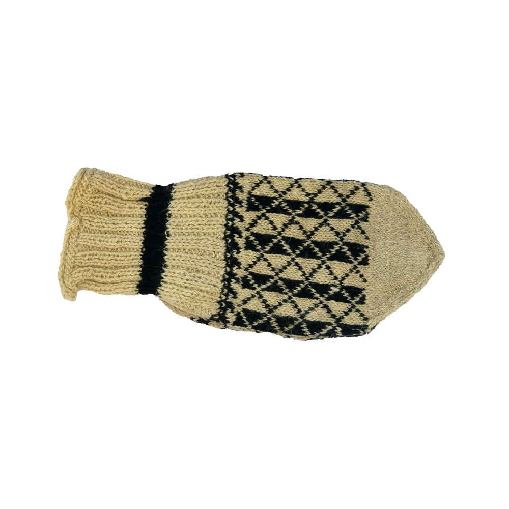 جوارب صوفية يدوية للنساء بتصميم طه