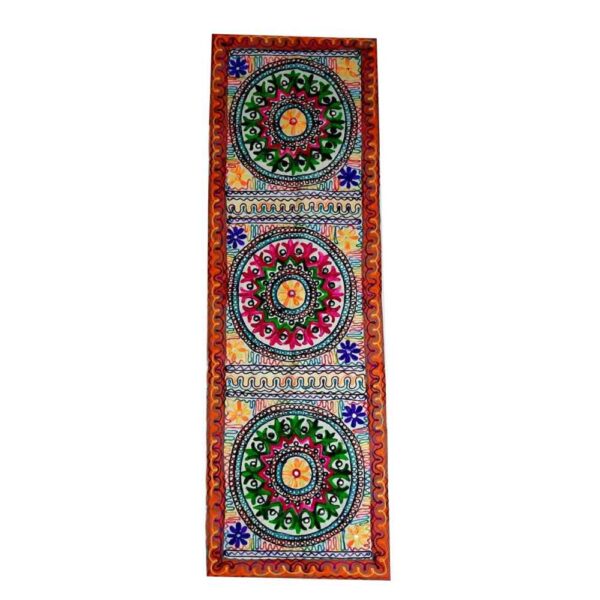 جري الطاولة المطرز يدوياً نموذج بهاء الفسيفسائي