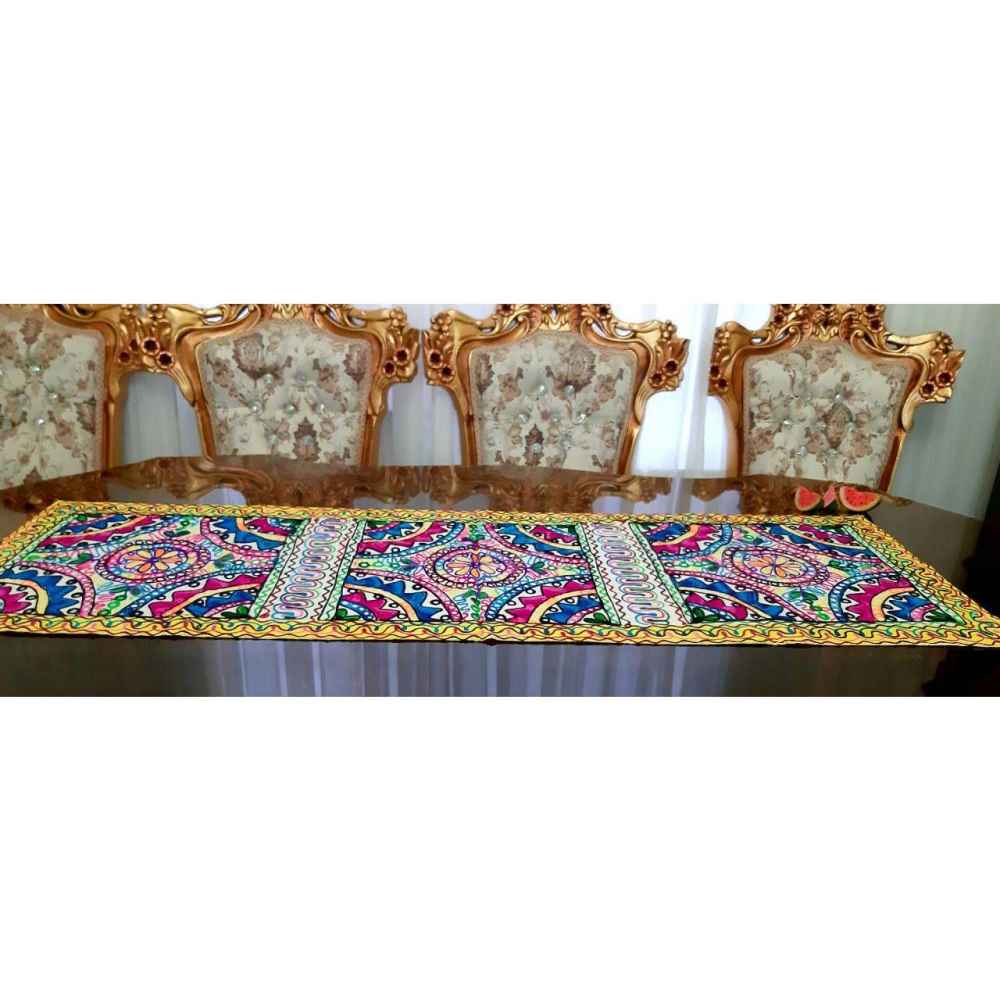 جري الطاولة المطرز يدوياً نموذج برنا الفسيفسائي