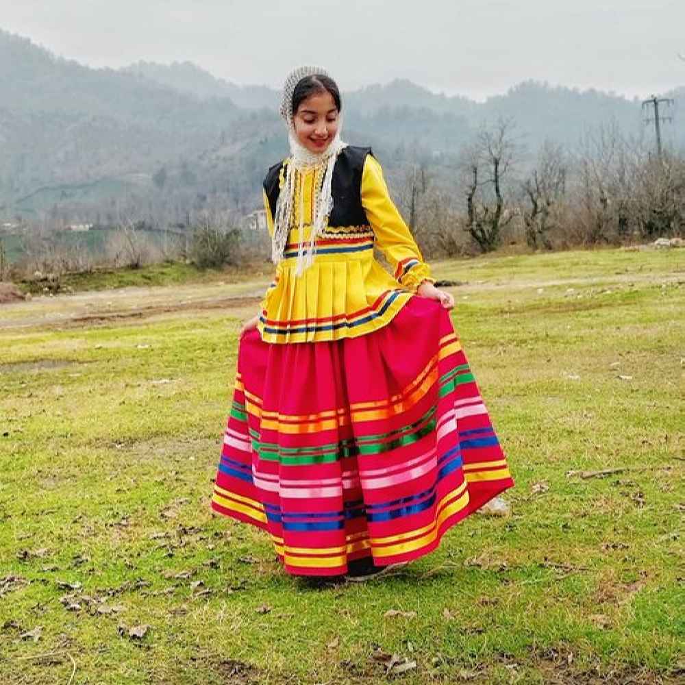 مجموعة الملابس التقليدية للفتيات الجيلانيات الإيرانيات