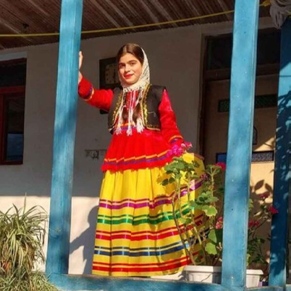 مجموعة الملابس التقليدية للنساء الجيلانيات الإيرانيات