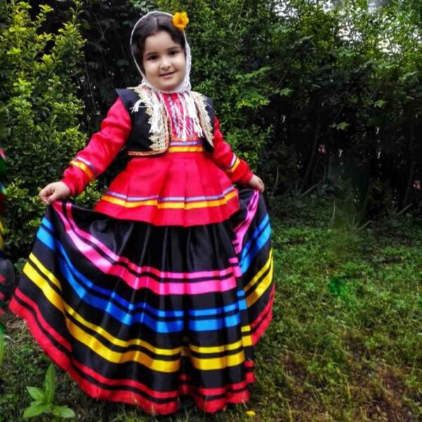 مجموعة الملابس التقليدية الجيلانية للفتيات الإيرانيات