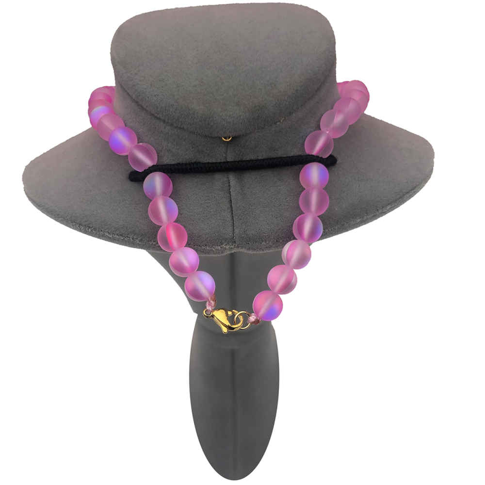 قلادة إيرانية مطلية بالذهب حب