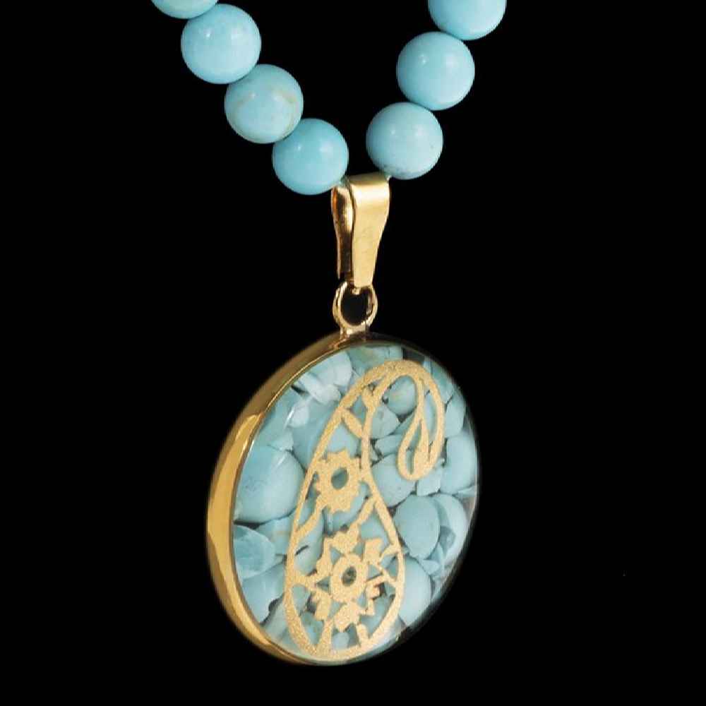 قلادة إيرانية مطلية بالذهب تصميم بايسلي