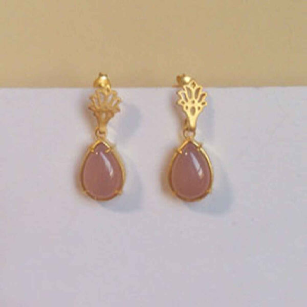 أقراط فضية بحجر الورد