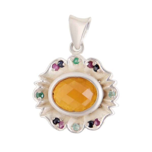 قلادة فضية إيرانية بتصميم كلاسيكي بحجر عقيق يمني سارين