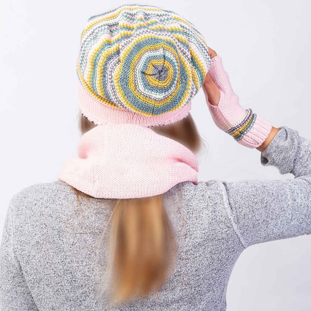 طقم قبعة وشال محبوك للنساء – نموذج هيلية