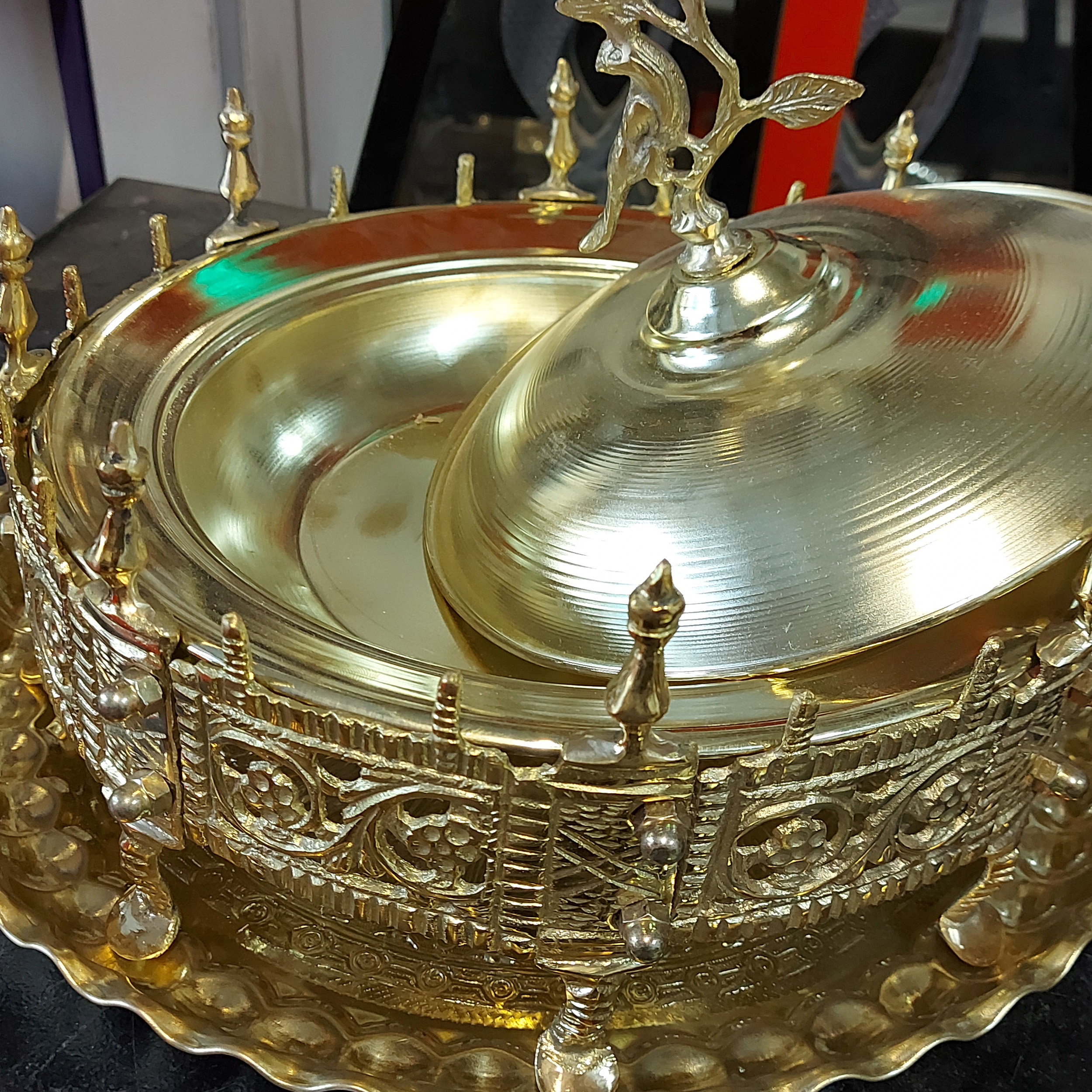 حارق الإسفند والبخور الإيراني – نحاس منقوش بتصميم زهور وطائر